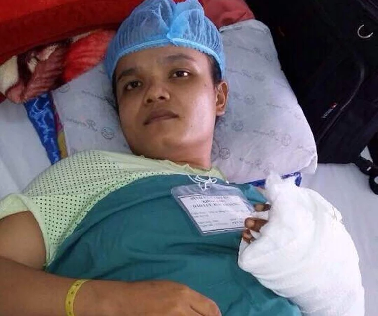 Chị Đào Lựu Kim Thoáng